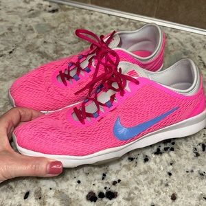 Women’s Nike training Zoom fit shoes- size 9